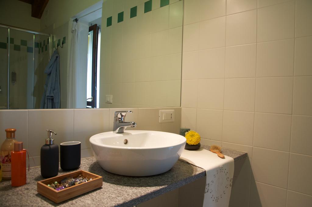 Bed and Breakfast Cascina Delle Mele Vittuone Exterior foto